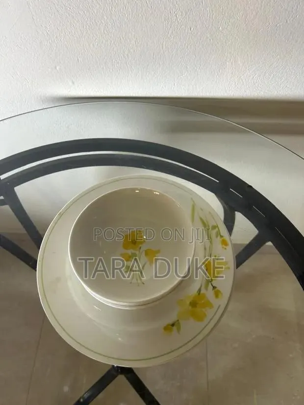 Floral Ceramic Dinnerware Pieces · Photo 1