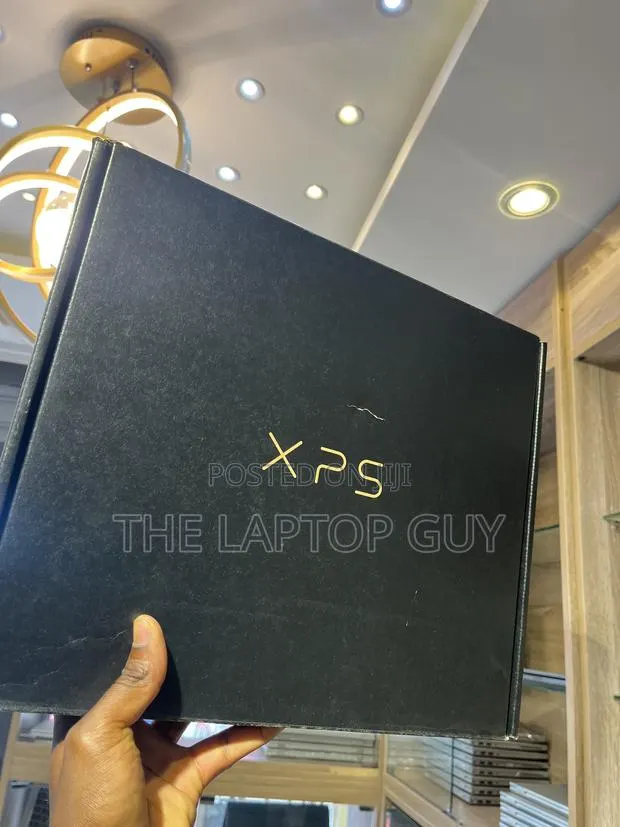 Laptop Dell XPS 13 8GB Intel Core i5 SSD 512GB · Photo 1