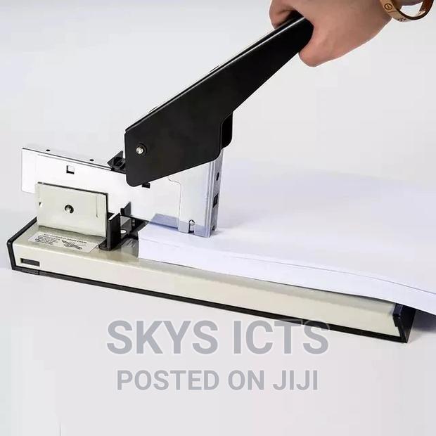 Heavy Duty Stapler(240 Pages) · Photo 2