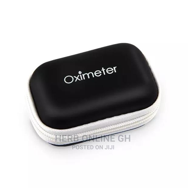 Pulse Oximeter (FREE Case) · Photo 3
