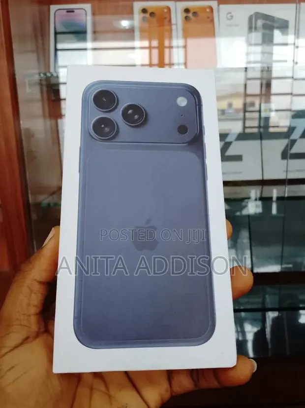 New Apple iPhone XR 128 GB Blue · Photo 1