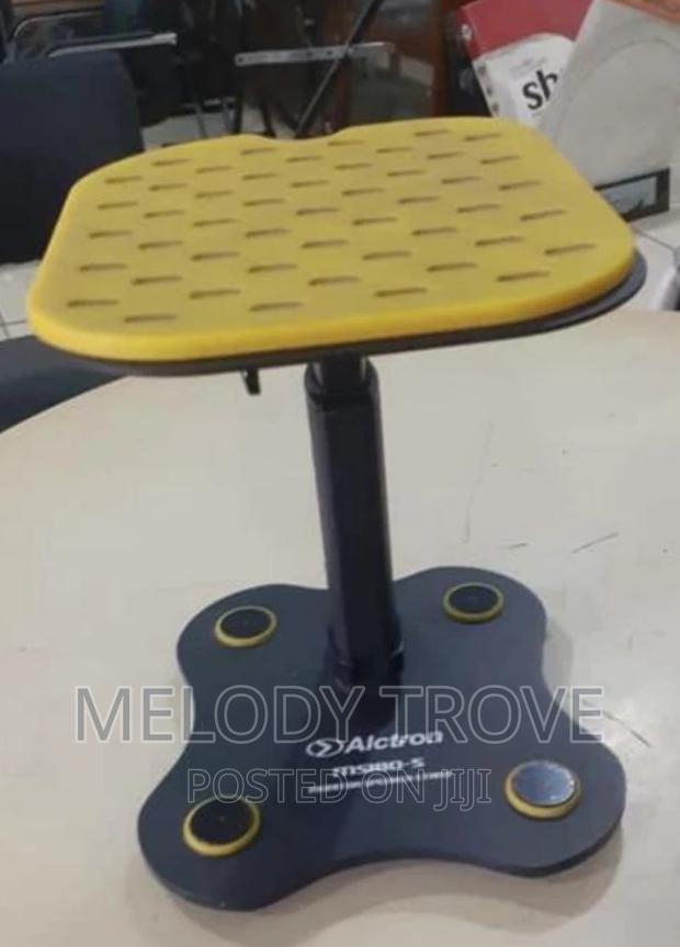 Alctron Studio Monitor Stand · Photo 1