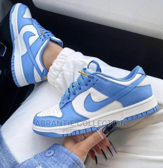 Nike Dunk Low University Blue · Photo 1