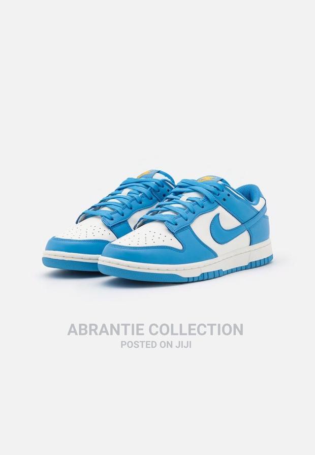 Nike Dunk Low University Blue · Photo 2