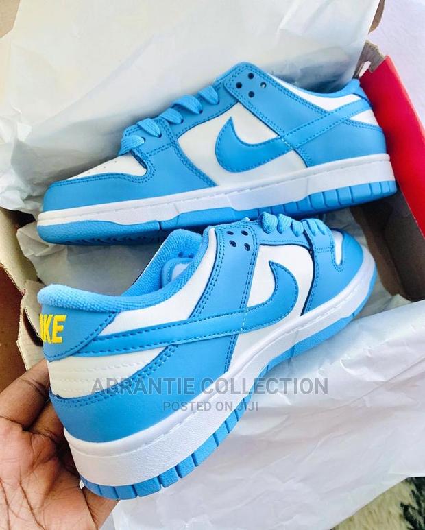 Nike Dunk Low University Blue · Photo 4