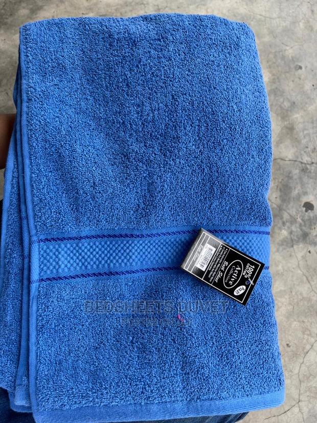 Bath Towel · Photo 1