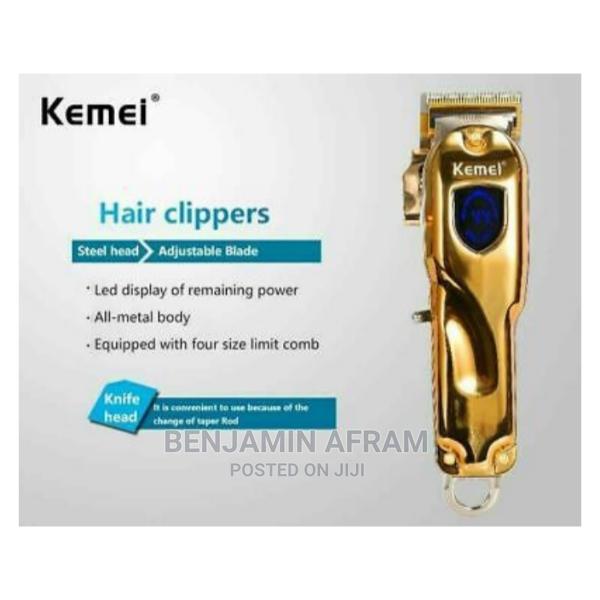 Durable Cordless Rechargeable Hair Trimmer · Photo 2