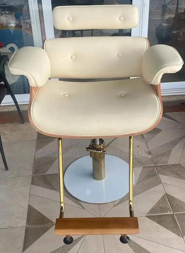 Off White Chair · Photo 1