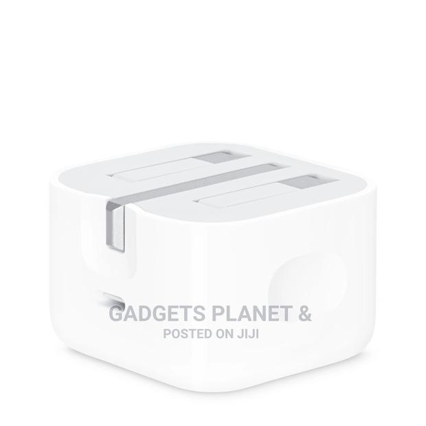 Apple Type C Charger 3 Pins - 20W · Photo 4