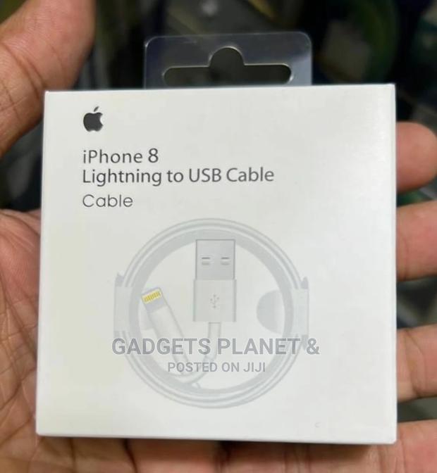 iPhone 8 USB to Lightning Cable - 1m · Photo 1