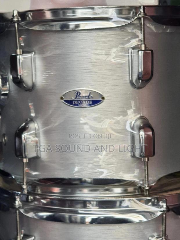 Pearl Decade Complete Drum Set [3 Cymbals] · Photo 2