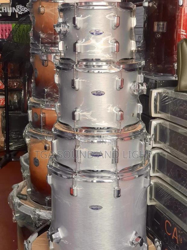 Pearl Decade Complete Drum Set [3 Cymbals] · Photo 1
