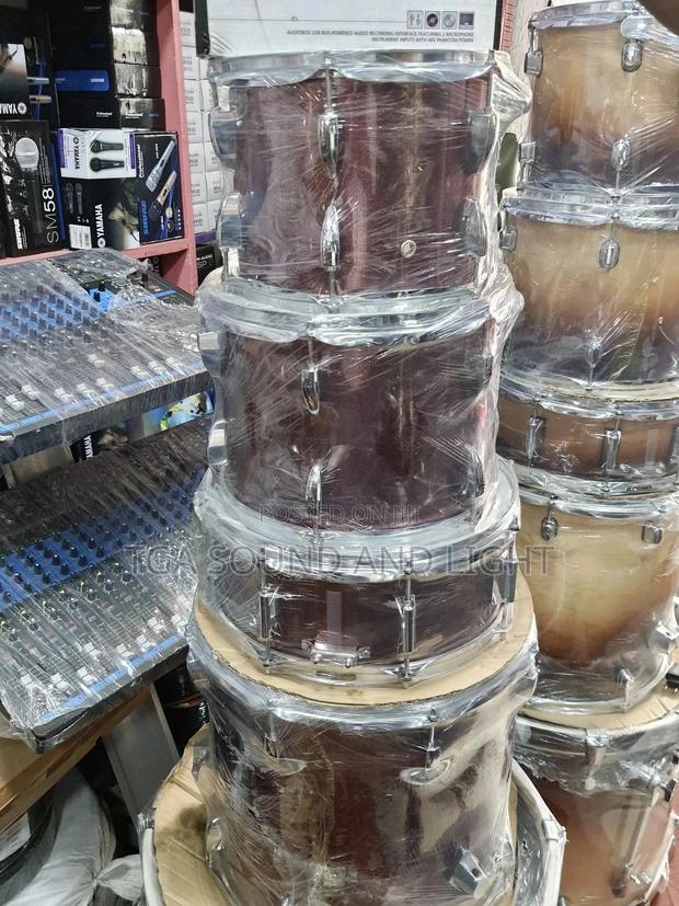 Tama 5-Piece Drum Set - Wine Color · Photo 2