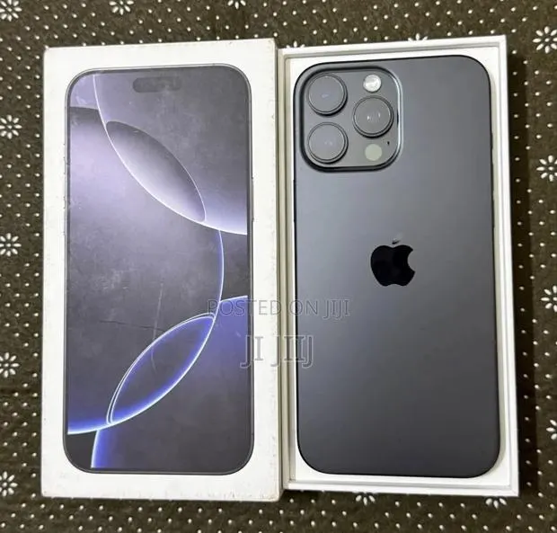 Apple iPhone 16 Pro Max 256 GB Gray · Photo 1