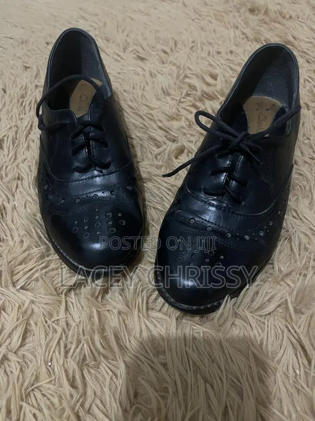 Black Leather Oxford Brogue Shoe · Photo 4