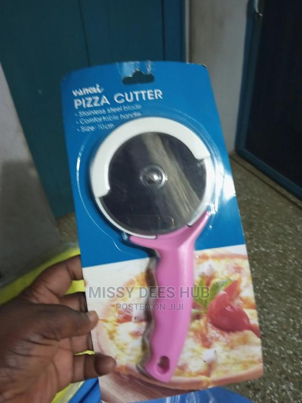 High Quality Pizza Cutter · Photo 3
