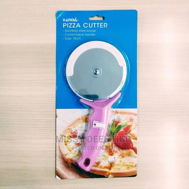 High Quality Pizza Cutter · Photo 4