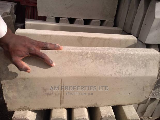 Quality Garden/ Roadside Kerbs for Sale · Photo 2