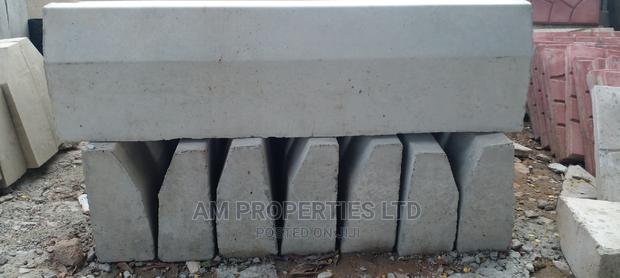 Quality Garden/ Roadside Kerbs for Sale · Photo 3
