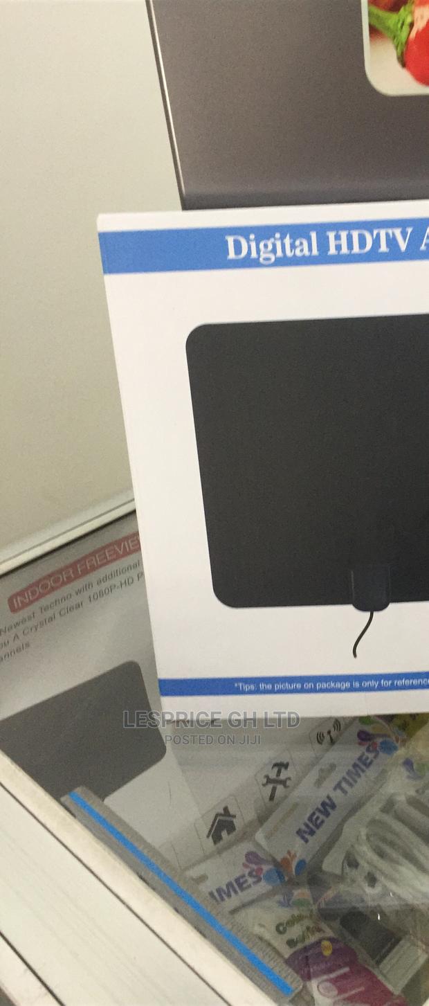 Powerful Indoor and Indoor Outdoor HDTV Antenna · Photo 1