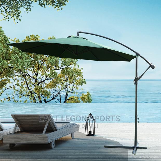 Cantilever Parasol Green Swimming Pool Cover · Photo 1