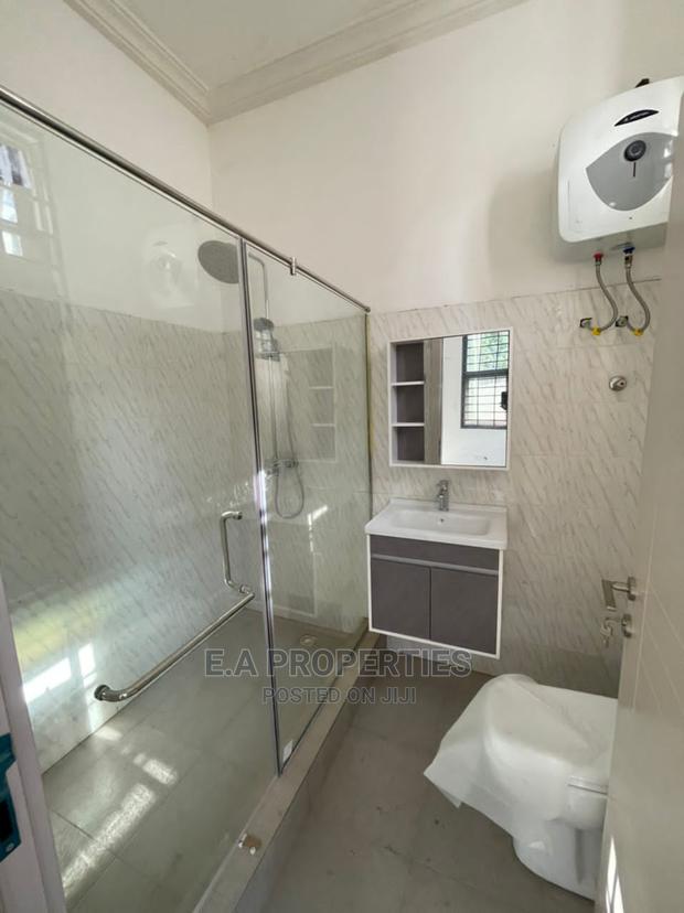 3bdrm Apartment in E a Propertis, Coffee Shop Area for Rent · Photo 1