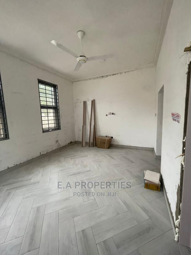 3bdrm Apartment in E a Propertis, Coffee Shop Area for Rent · Photo 6