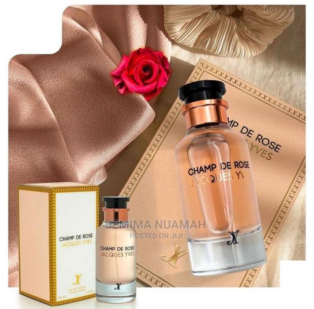 Champ De Rose Perfume · Photo 1