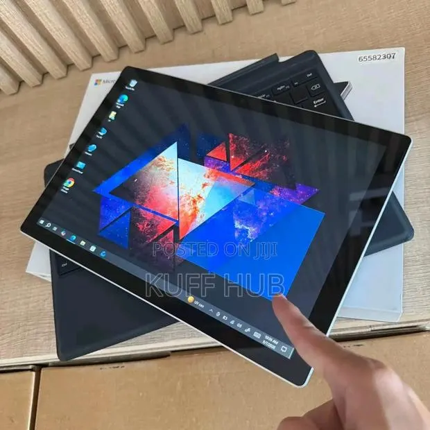 New Microsoft Surface Pro 256 GB Gray · Photo 1