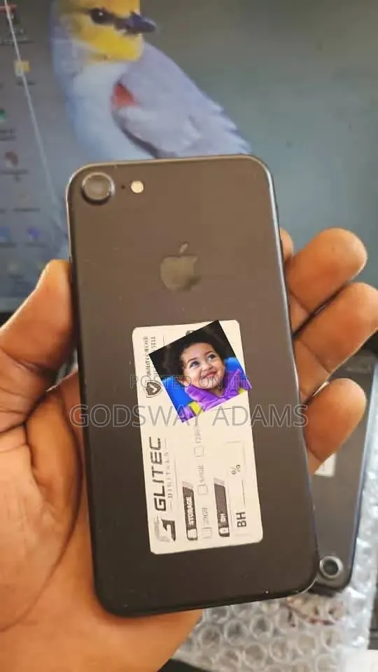 Apple iPhone 7 32 GB Black · Photo 1
