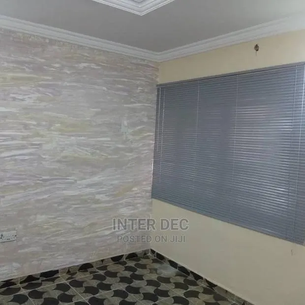 Aluminum Venetian Blinds Curtains · Photo 1