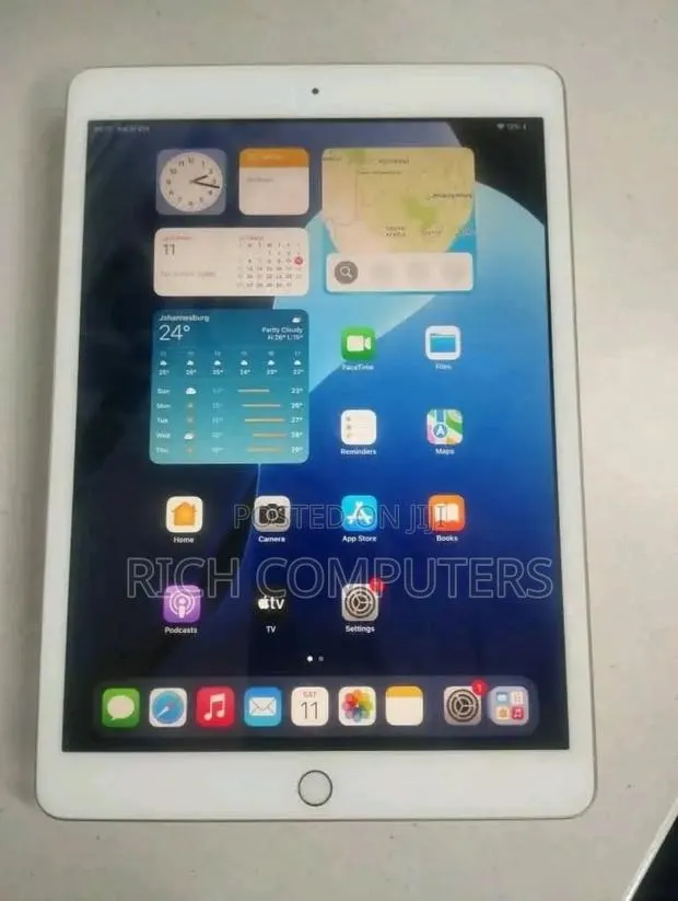 Apple iPad 10.2 (2021) 64 GB Gray · Photo 1