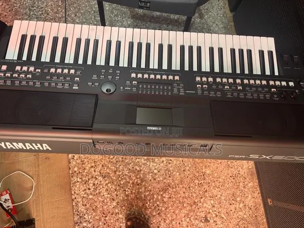 Yamaha Psr-sx600 Keyboard · Photo 2