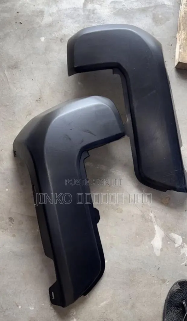 Toyota Tacoma 2016-2021 Back Bumper Ends Pair · Photo 1