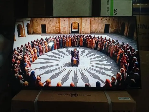 Samsung 43” Digital Smart Tv With Rich Sound · Photo 1