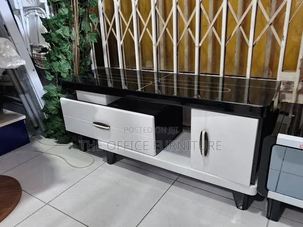 50'' Midea Cabinet · Photo 1