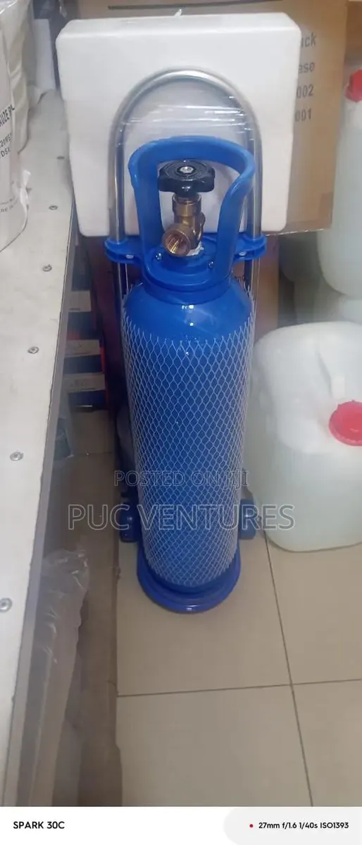 Oxygen Cylinder · Photo 1