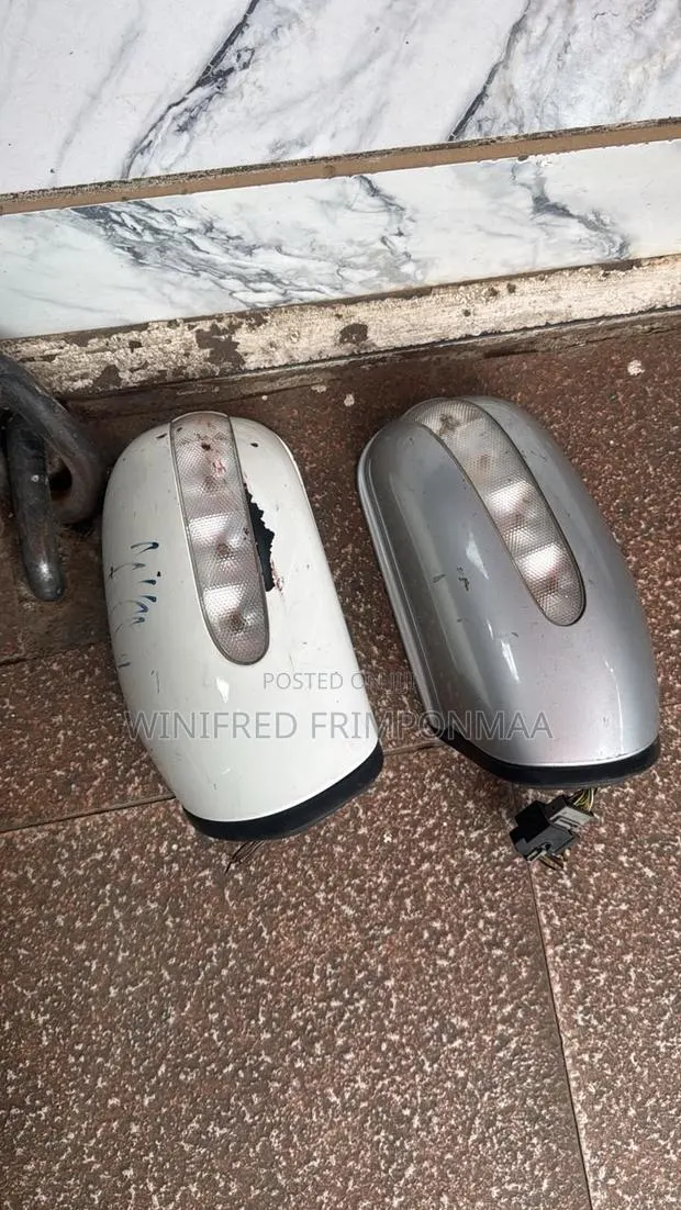 Mercedes-Benz W211 Side-View Mirror · Photo 1