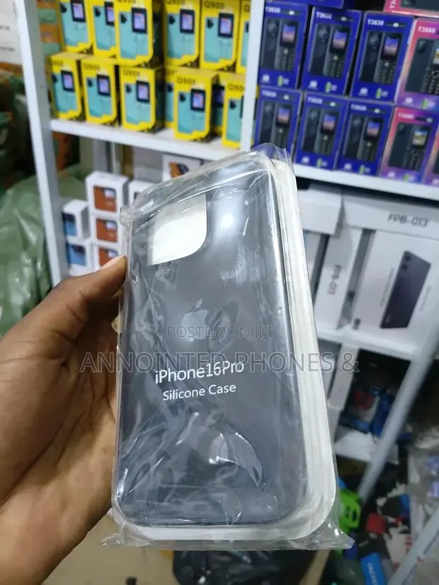 iPhone 16 Pro Pouch · Photo 1