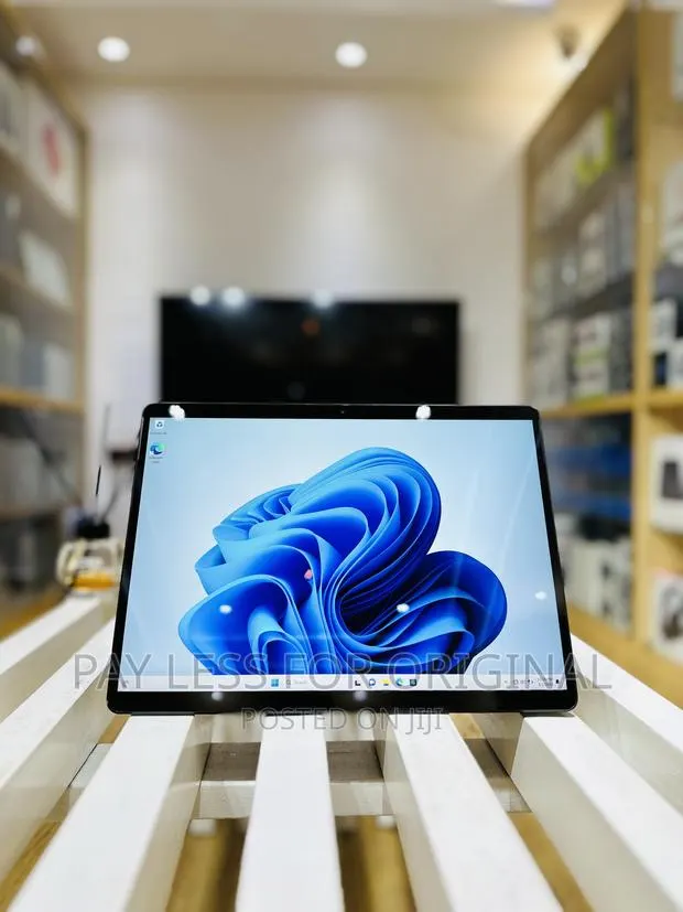 Laptop Microsoft Surface Pro 8 8GB Intel Core I5 SSD 256GB · Photo 1
