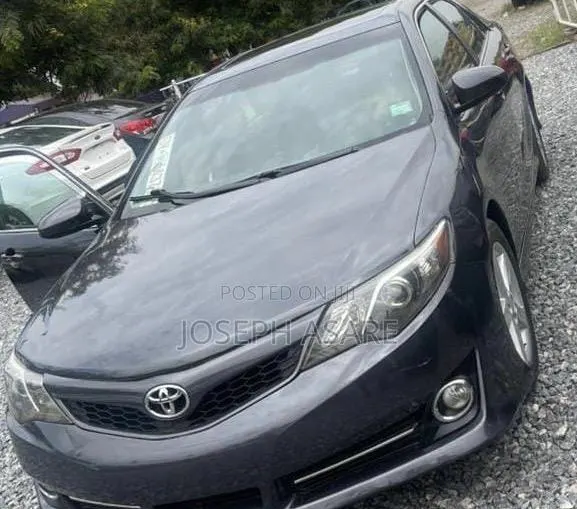 Toyota Camry 2014 · Photo 1