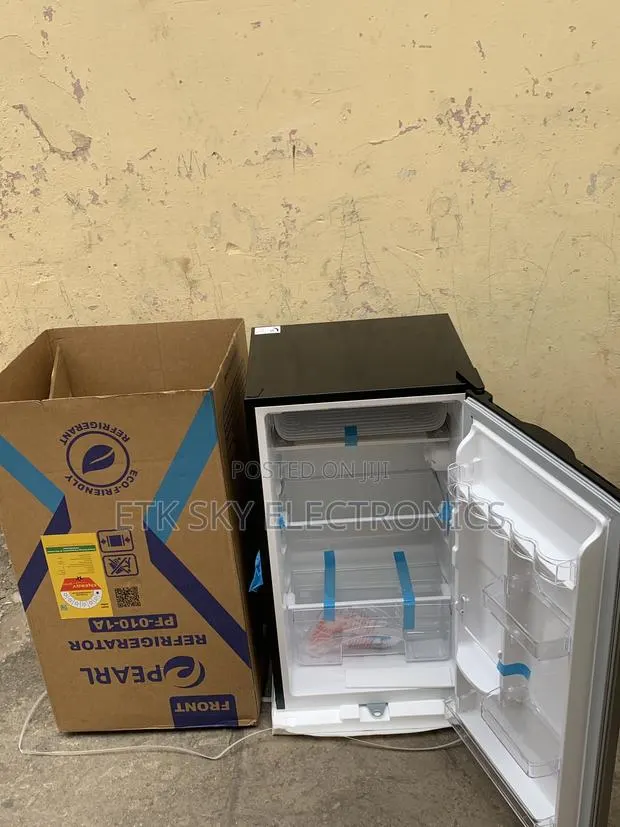 Pearl PF-010-1A 90L Table Top Refrigerator · Photo 1