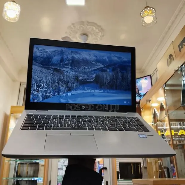 Laptop HP 650 G4 8GB Intel Core i7 SSD 256GB · Photo 1
