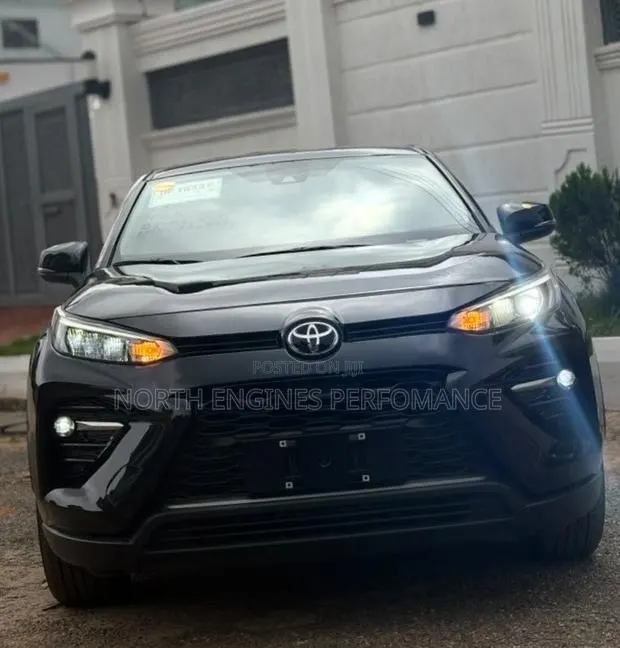Toyota RAV4 2024 Black · Photo 1