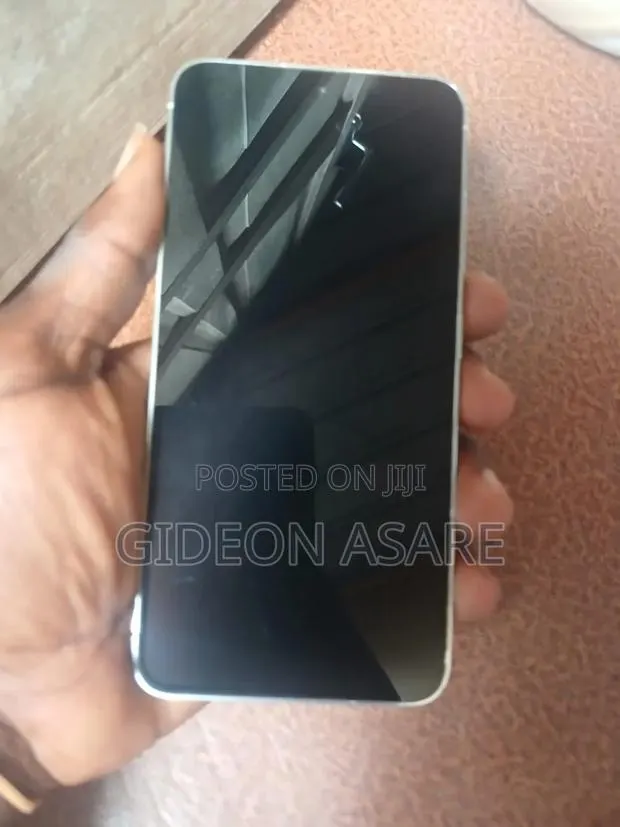 Samsung Galaxy S23 256 GB White · Photo 1