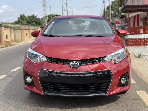 Toyota Corolla S Plus 4dr Sedan (1.8L 4cyl CVT) 2015 Red · Photo 1