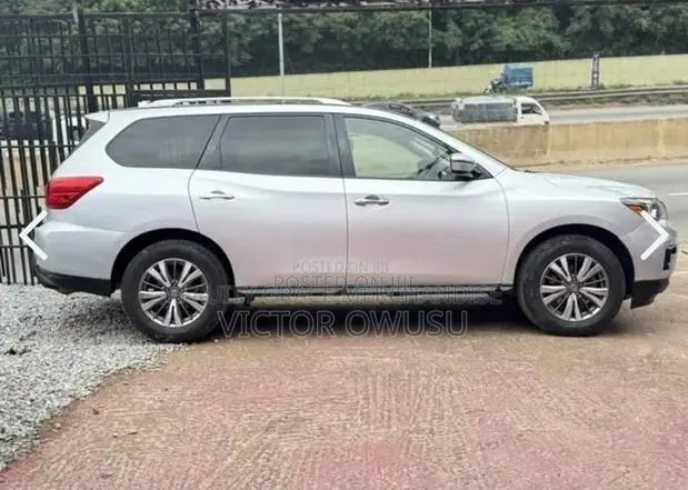 Nissan Pathfinder 2020 Silver · Photo 1