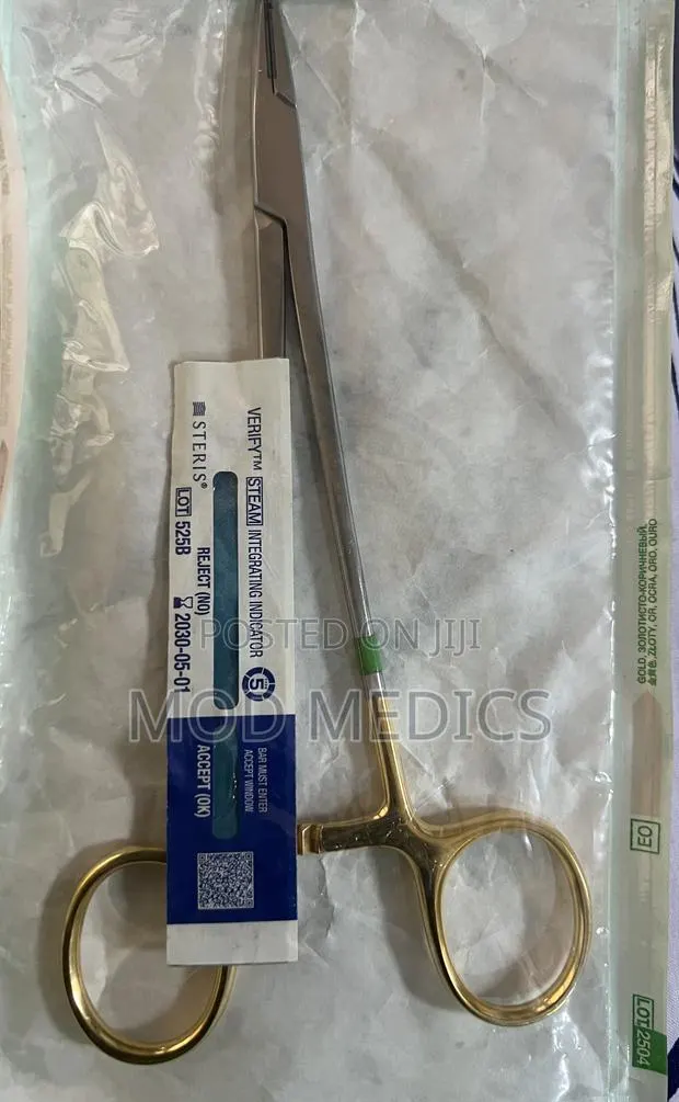 Dissecting Scissors · Photo 1