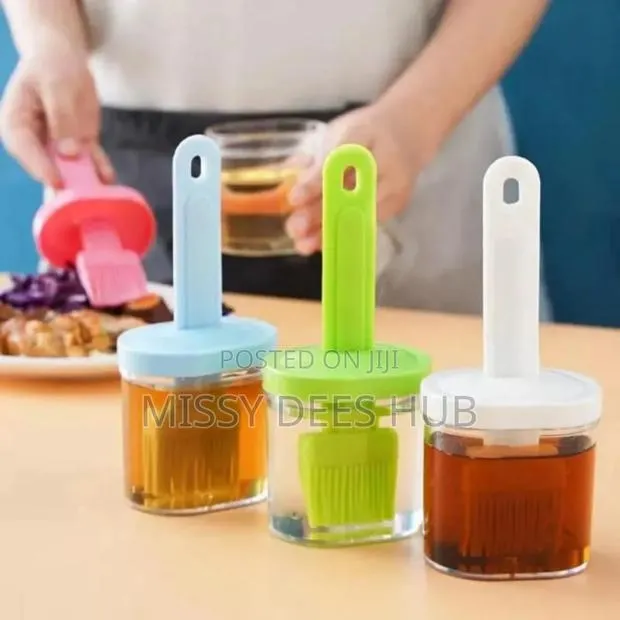 Plastic Oil Bottle + Silicone Brush · Photo 1