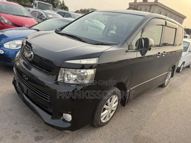 Toyota Voxy 2011 Black · Photo 1